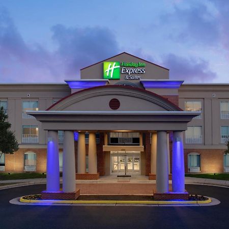 Holiday Inn Express & Suites Alexandria - Fort Belvoir By Ihg Bagian luar foto