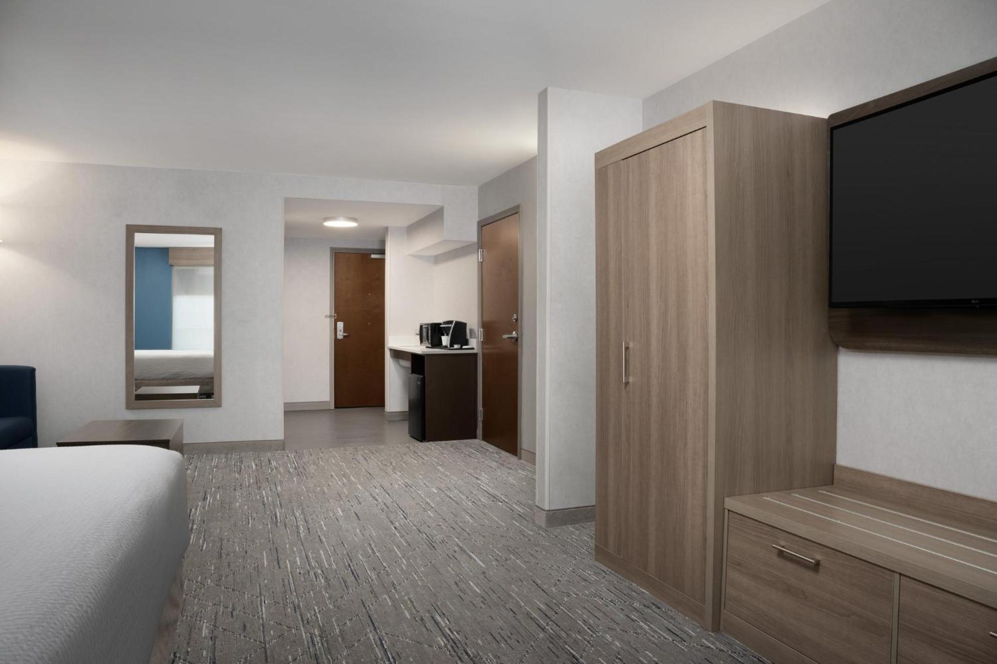 Holiday Inn Express & Suites Alexandria - Fort Belvoir By Ihg Bagian luar foto
