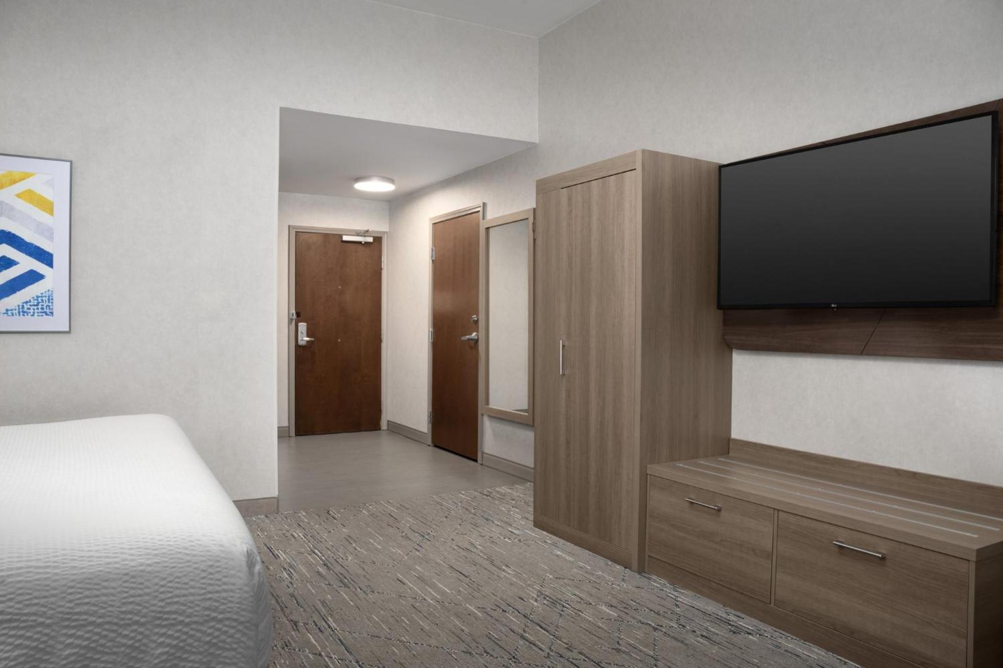 Holiday Inn Express & Suites Alexandria - Fort Belvoir By Ihg Bagian luar foto