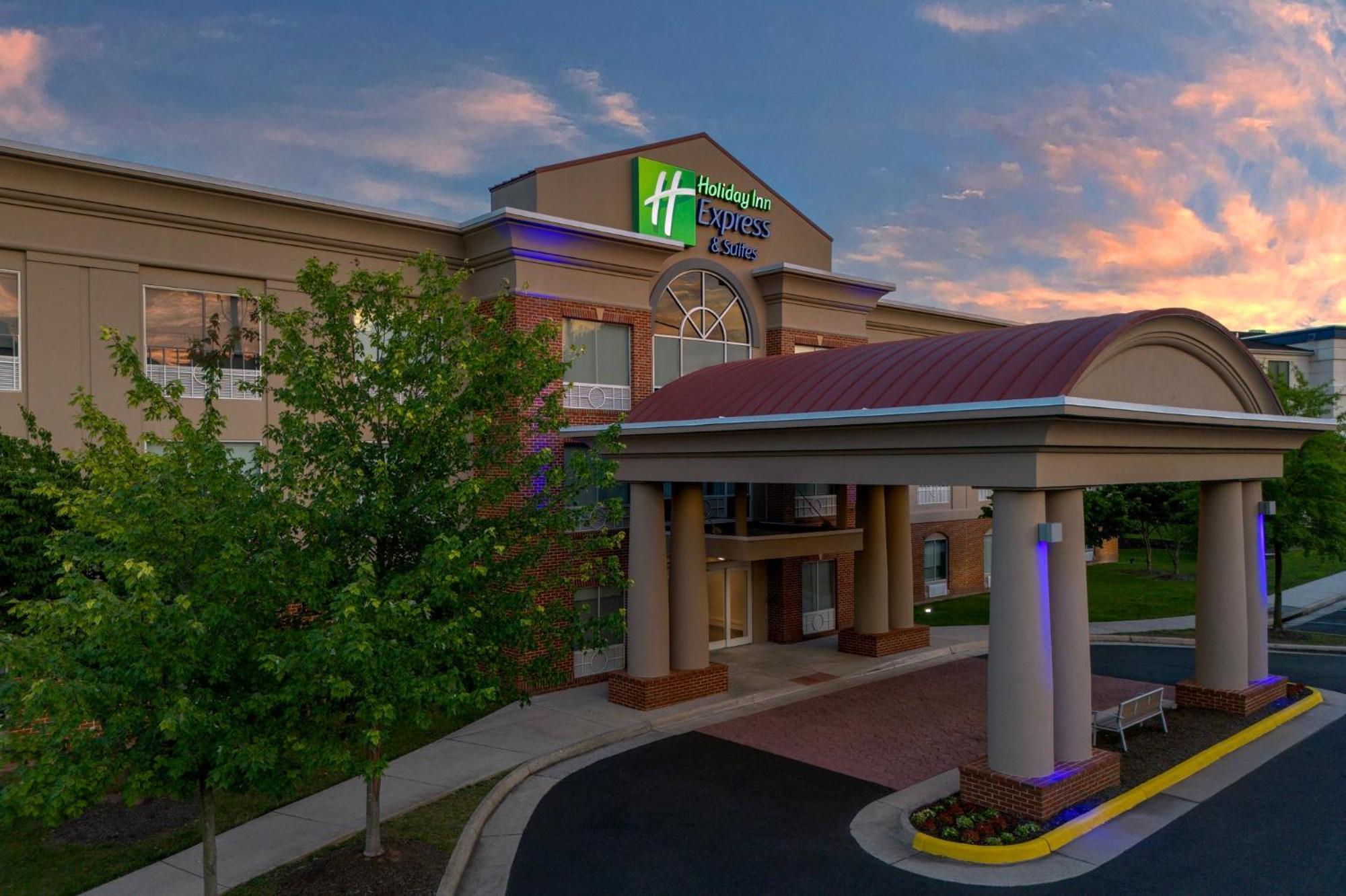 Holiday Inn Express & Suites Alexandria - Fort Belvoir By Ihg Bagian luar foto